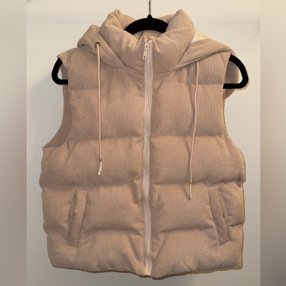 Peach puffer vest with hood